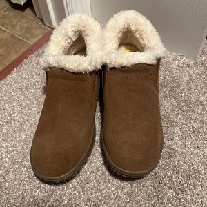 Minnetonka fur lined boots